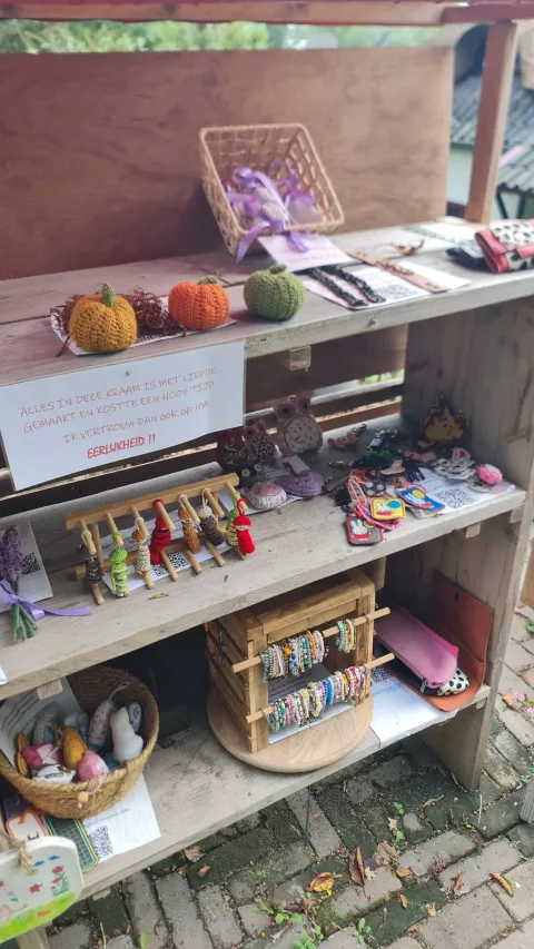 Une petite boutique sans vendeur